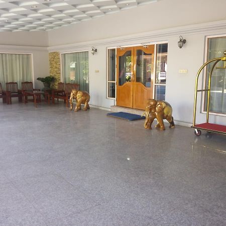 Hotel Juno Pakokku Buitenkant foto