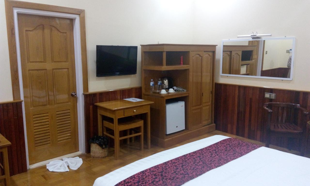Hotel Juno Pakokku Buitenkant foto
