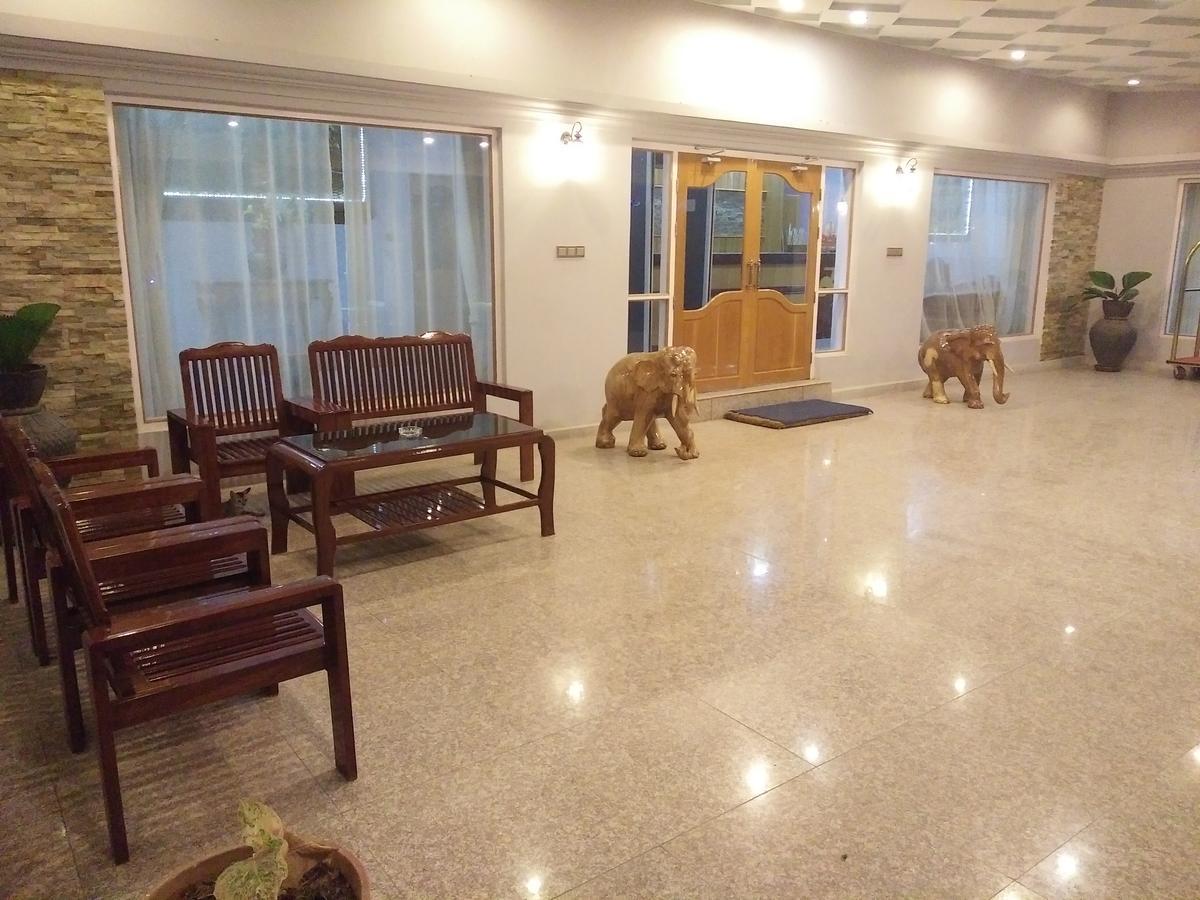 Hotel Juno Pakokku Buitenkant foto