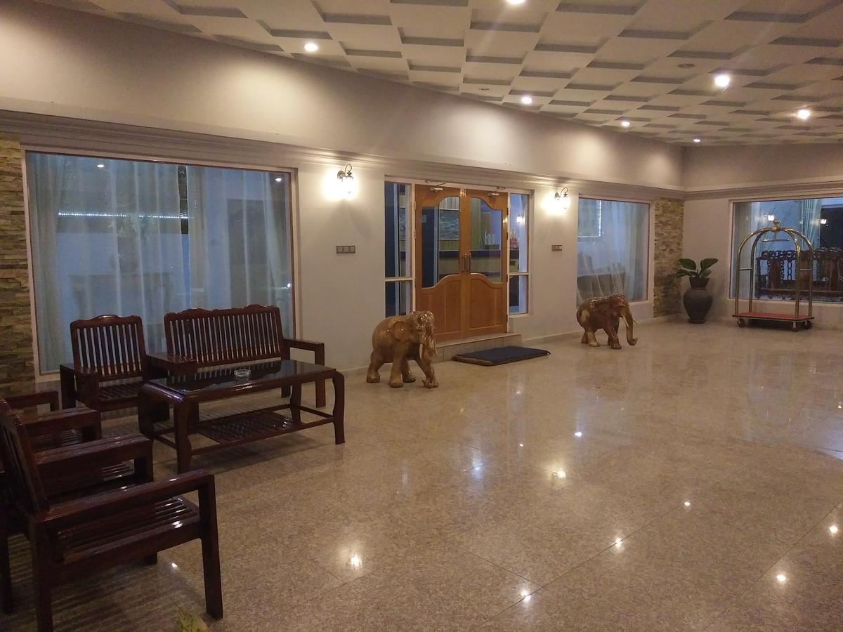 Hotel Juno Pakokku Buitenkant foto